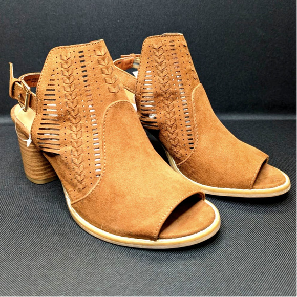 Universal Thread Shoes - Universal Thread Brown Suede Peep Toe sandal size 6